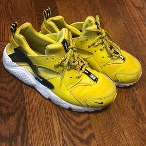 Used Nike Huarache bright citron 2018 kids size 3Y